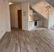 Helle 1-Zimmer-Wohnung mit EBK, Balkon & TG – verfügbar ab 0326 - Waldkraiburg