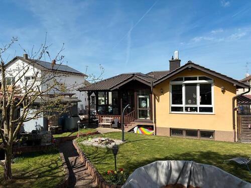Foto - Modernisierter Bungalow in ruhiger Randlage mit großem Garten!