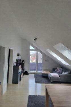 Foto - 2 Zimmer Dachgeschoßwohnung zur Miete in Dreieich