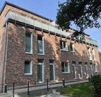 Wohnen über zwei Ebenen Exklusive 3 Zi.-Whg. inkl. EBK & Terrasse. - Hamburg Wandsbek