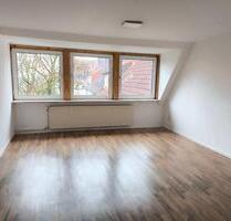 Dachgeschosswohnung mit Blick in eine ruhige Parkanlage - Emden Tholenswehr