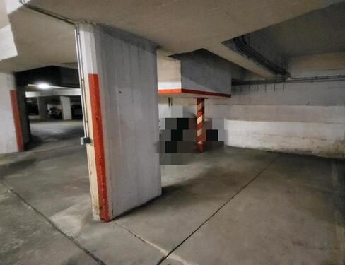 Foto - Tiefgaragenstellplatz - 110,00 EUR Miete,
