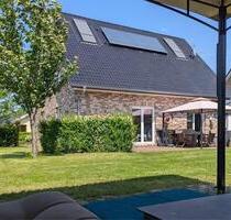 Von Privat: Großzügiges Einfamilienhaus mit Keller in Harsefeld