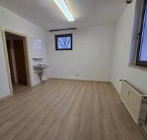 Büro Gewerberäume Praxis - 400,00&nbsp;EUR Kaltmiete, ca.&nbsp; 34,00&nbsp;m&sup2; in Tiefenbach (PLZ: 55471)