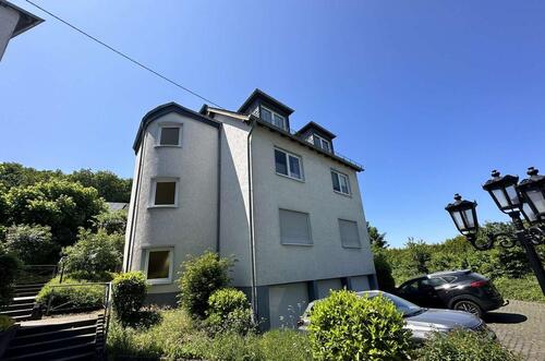 Foto - Lichtdurchflutetes Zuhause mit besonderem Grundriss - gepflegte 4-Zimmerwohnung in ruhiger Wohnlage