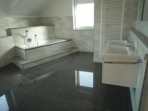 Foto - Einfamilienhaus zum vermieten - 2.370,00 EUR Kaltmiete,