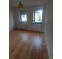 Große Haus zuvermiten - 1.500,00&nbsp;EUR Kaltmiete, ca.&nbsp; 200,00&nbsp;m&sup2; in Klingenmünster (PLZ: 76889)