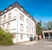 GRÜNDERZEIT - attraktives Gebäude mit Garagen & Stellplätzen in Homburg zur Miete!