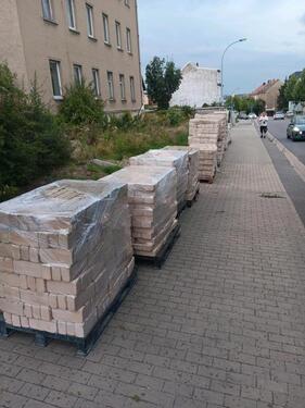 Foto - Mehrfamilienhaus sanierungsbedürftig