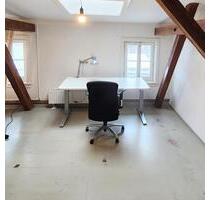 Heller Atelierplatz in alter Kaserne zu vermieten - Hamburg Bahrenfeld