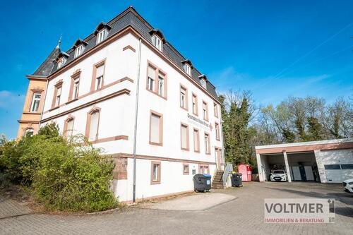 Foto - GRÜNDERZEIT - attraktives Gebäude mit Garagen & Stellplätzen in Homburg zur Miete!