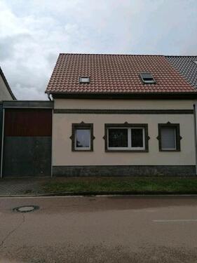 Foto - Gepflegtes Stadthaus mit großzügigem Grundstück