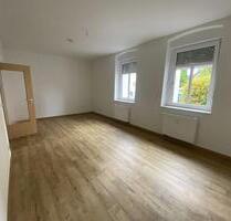 Erdgeschoss: 2-Raum-Wohnung mit Balkon in der Gutenbergstraße zu vermieten - Weißwasser (Oberlausitz)