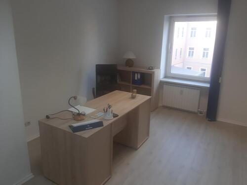 Foto - Kleines Büro als externes Homeoffice oder als Geschäftsräume
