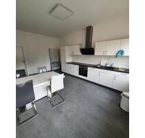 Renovierte 4 zimmer wohnung mit EBK 110 qm - Oedheim