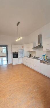 Foto - Sehr große Mietwohnung, hohe Decken