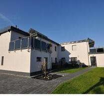 TRAUMWOHNUNG+3-R.++TOLLES BAD+FBH+JALOUSIEN+TERASSE M. GARTENANTEIL++UVM.+ - Delitzsch