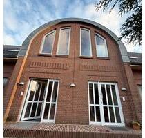 Renovierte Wohnung über 2 Ebenen im 1. OG mit Balkon und Carport - Heide