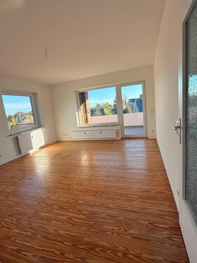 Foto - Frisch renovierte 2-Zimmer-Wohnung mit Balkon und Stellplatz