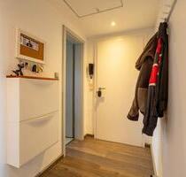 Große Dachgeschosswohnung mit privatem Gartenanteil - Wiesbaden Mainz-Amöneburg