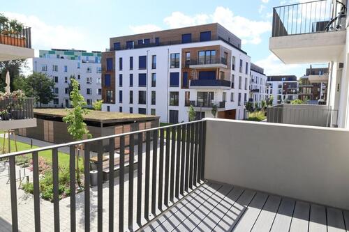 Foto - Möbliert sonnige Neubau-Wohnung mit Balkon & bodentiefen Fenstern