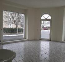 Helle Gewerbefläche für kleines Geld! Provisionsfrei! Bright commercial space at a low price! No commission! - Zittau