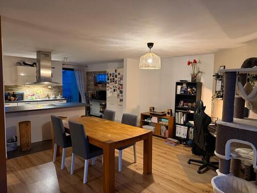 Foto - Moderne Wohnung mit offener Küche und drei Balkonen