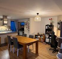 Moderne Wohnung mit offener Küche und drei Balkonen - Reichelsheim (Odenwald) Moderne Wohnung mit offener Küche und drei Balkonen - Reichelsheim (Odenwald)