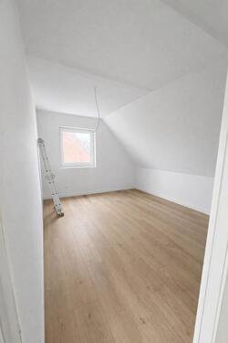 Foto - Kernsanierte 3Zimmer Dachgeschosswohnung ERSTBEZUG