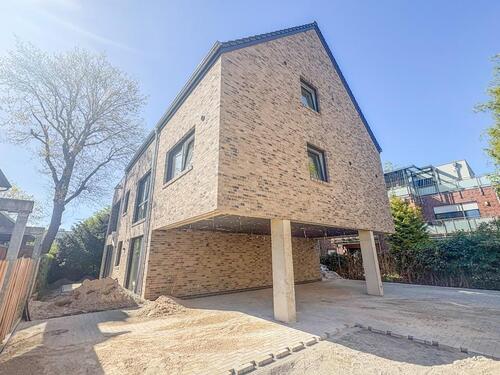 Foto - WG ZIMMER! Stilvolle 6-Zimmer-Neubauwohnung mit EBK im 1. OG!