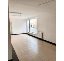 Vielseitige Gewerberäume als Büro oder Praxis in Flacht - Gückingen