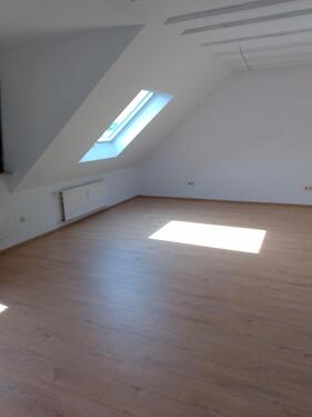 Foto - 1 Zimmer Dachgeschoßwohnung zur Miete in Aschaffenburg