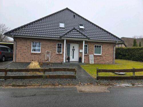 Foto - Wohnhaus zu vermieten - 1.400,00&nbsp;EUR Kaltmiete, ca.&nbsp; 220,00&nbsp;m&sup2;