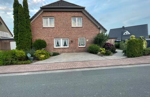 Foto - Großes Einfamilienhaus mit circa 200 m² Wohnfläche - von privat