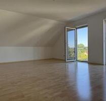 Platz & Weitblick: 4-Zi-Penthouse (111 m²) mit Balkon & Stellplatz – zentral in Ludwigsfelde