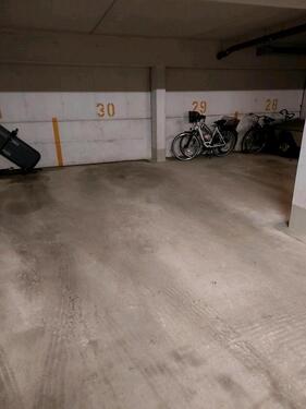 Foto - Tiefgaragenplatz (kein Duplex) - 90,00 EUR Miete,