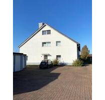 Wohnen im Grünen - 3 Zimmer-Wohnung mit Kamin und Balkon - Blomberg