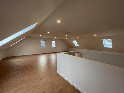 Foto - Doppelhaushälfte 250m² 7 Zimmer Doppelgarage Garten