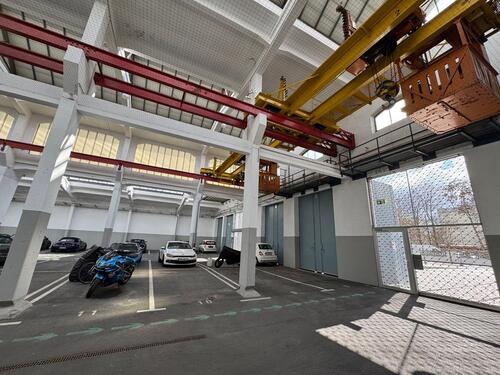 Foto - überlanger Garagenstellplatz in historischer Parkhalle Muggenhof