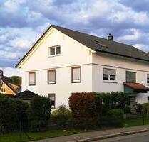 Super Lage: Attraktive 2 Zi, Kü, Bad, Keller, Trockenraum, Stellplatz, Garten zur Mitbenutzung - Schopfheim
