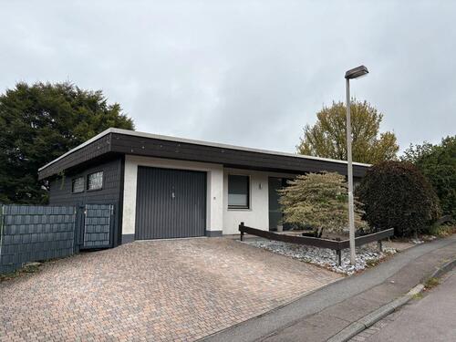 Foto - Großzügiges 2- geschossige Einfamilienhaus mit Einliegerwohnung