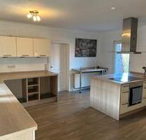 Oberwohnung 6-ZKB Balkon Loggia 175 qm Norden Bahnhofstraße