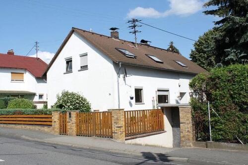 Foto - Single-Dachwohnung ca 50m2 zu vermieten