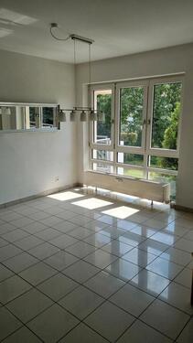 Foto - Zentrale, helle 3 Zimmerwohnung mit Balkon in Dietzenbach