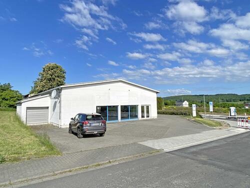 Foto - Vielseitige Gewerbehalle – ideal für Handel, Studio oder Lager