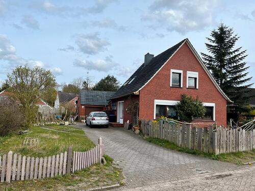 Foto - BEFRISTET Möbliertes Einfamilienhaus mit Garten in ruhiger Lage