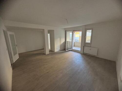Foto - Kernsanierte 2-Zimmer-Wohnung mit Balkon im Zentrum von Bad Hersf