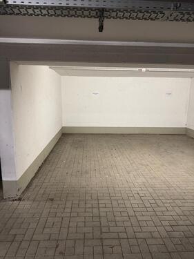 Foto - Tiefgaragenstellplatz in der Innenstadt