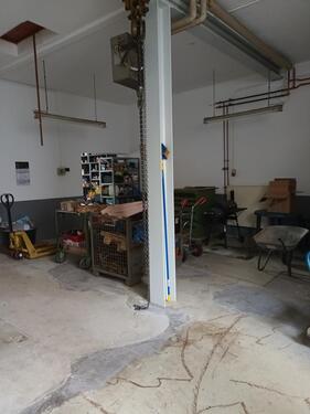 Foto - Gepflegte Werkstatt oder Lagerfläche mit Büro - top!