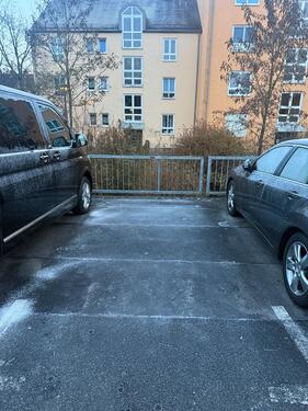Foto - PKW Stellplatz zu vermieten in Erlangen Büchenbach
